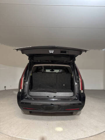 2019 Cadillac Escalade Standard