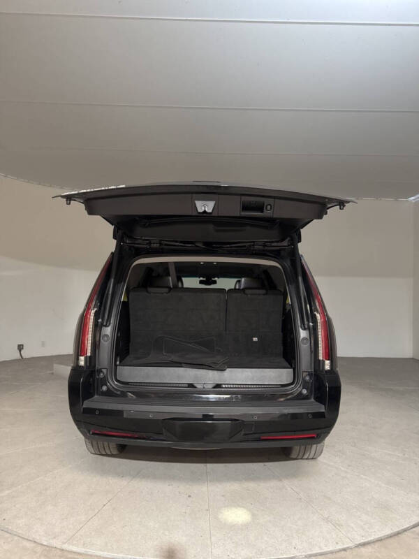 2019 Cadillac Escalade Standard