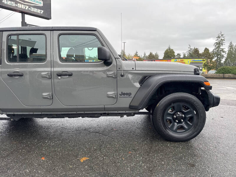 2020 Jeep Gladiator Sport