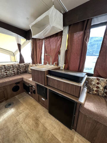 2015 Palomino BASECAMP 10DD