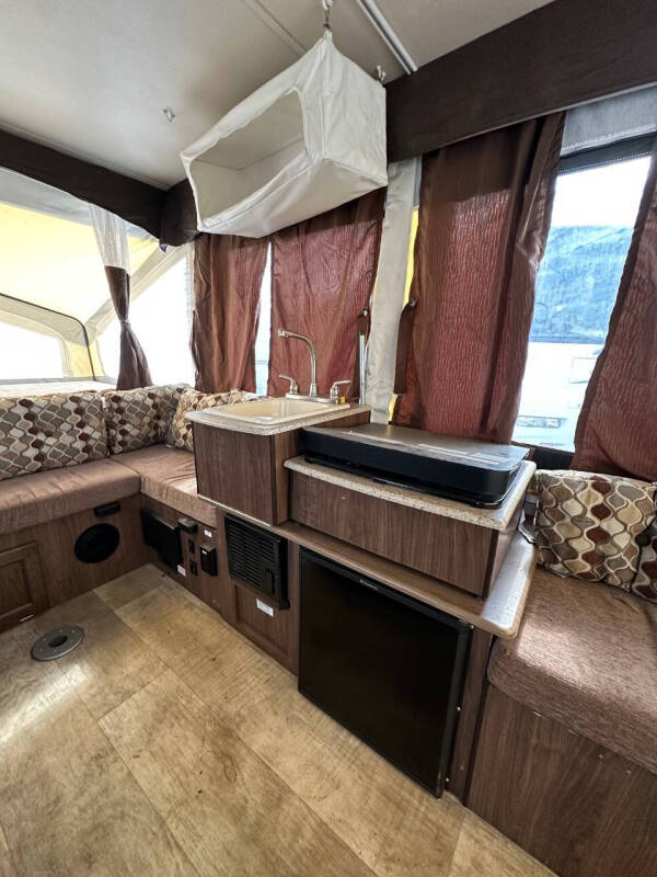 2015 Palomino BASECAMP 10DD