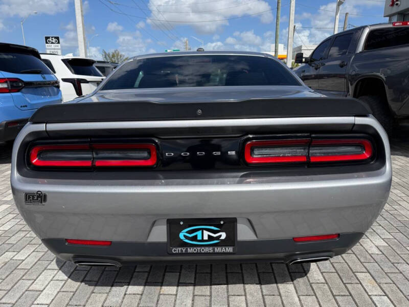 2016 Dodge Challenger SXT