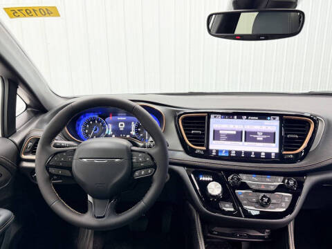 2027 Chrysler Pacifica Pinnacle
