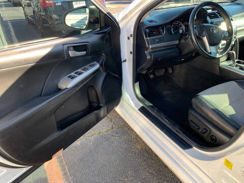 2014 Toyota Camry SE