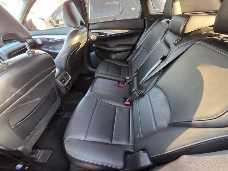 2019 Infiniti QX50 Essential