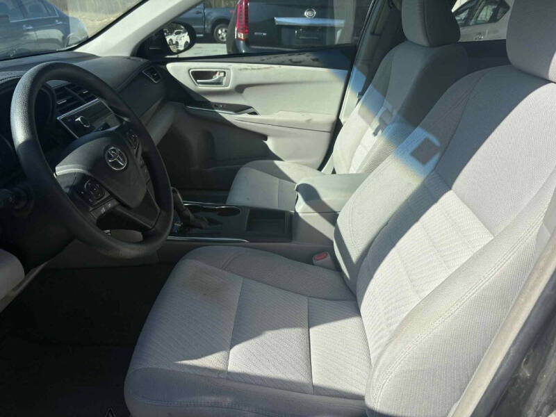 2016 Toyota Camry LE