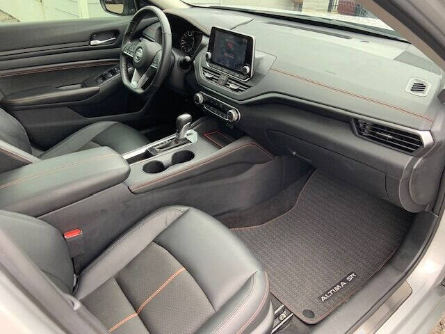 2022 Nissan Altima 2.0 SR