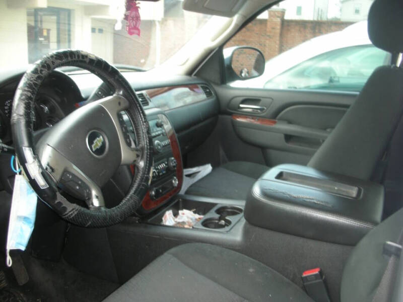 2011 Chevrolet Avalanche LS