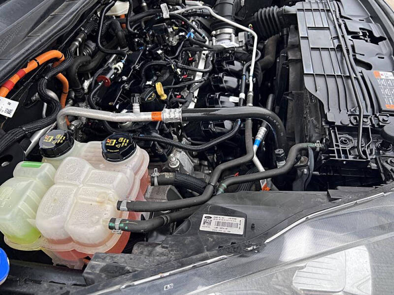 2020 Ford Escape Hybrid Titanium