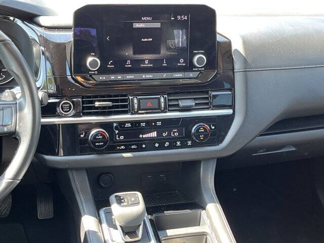 2024 Nissan Pathfinder SV