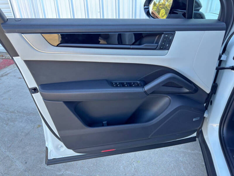 2024 Porsche Cayenne E-Hybrid