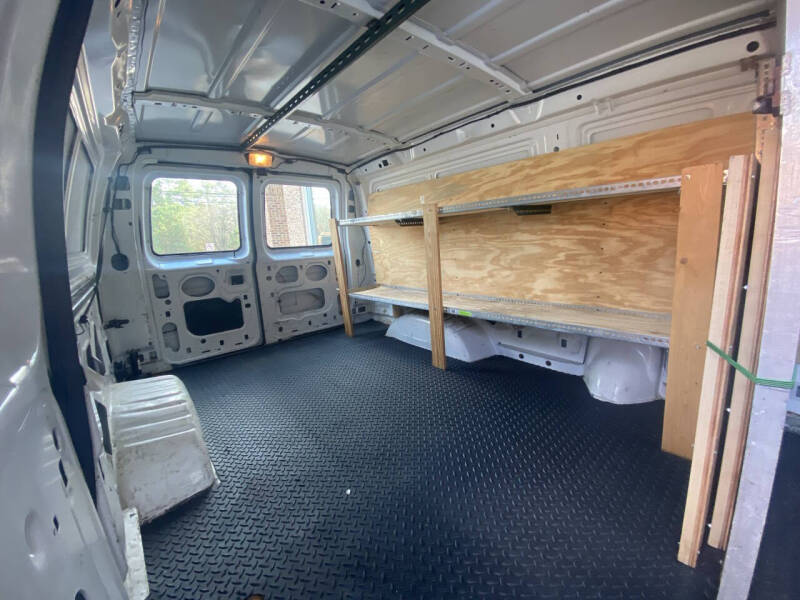 2005 Ford E-Series E-250