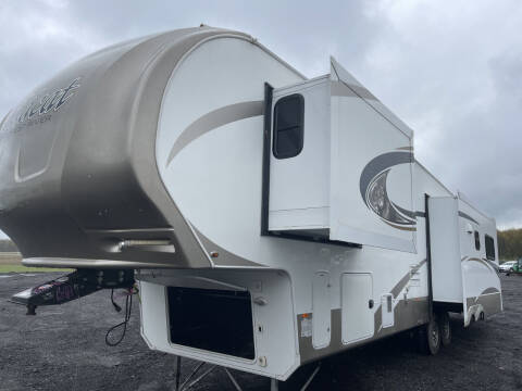 2016 Forest River Wildcat 37' 3 Slide 5th Wheel for sale at Southern Trucks & RV in Springville NY