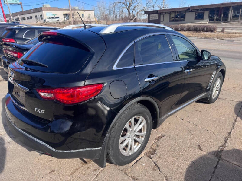 2011 Infiniti FX35