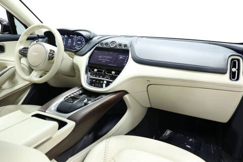 2021 Aston Martin DBX
