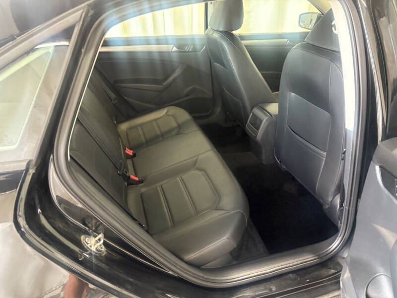 2015 Volkswagen Passat 1.8T Wolfsburg Edition