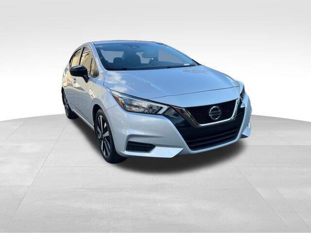 2022 Nissan Versa SR