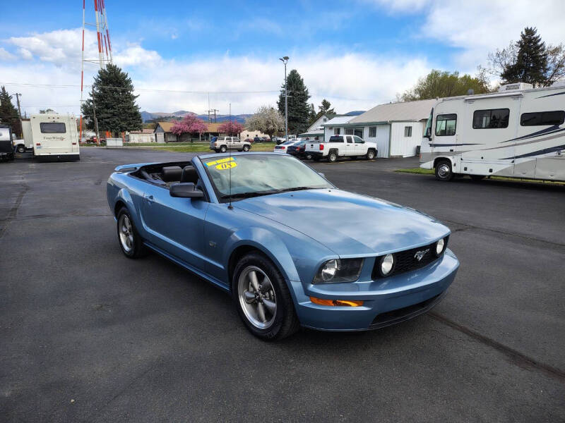2005 Ford Mustang GT Premium