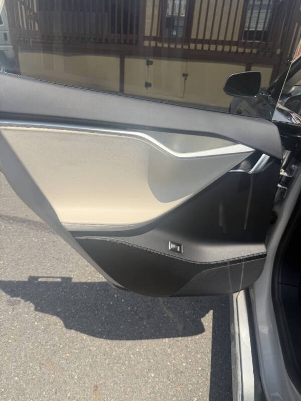2017 Tesla Model S 75D