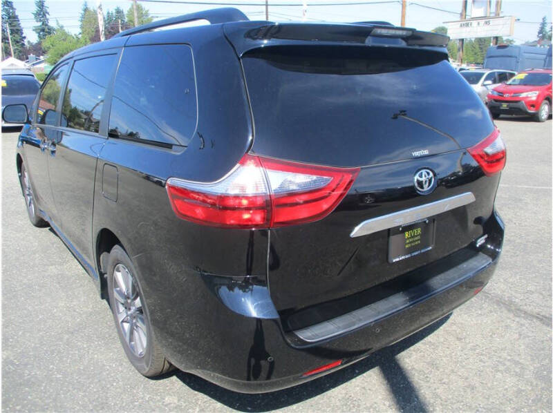 2020 Toyota Sienna Limited Premium 7-Passenger
