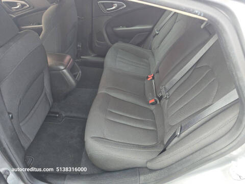 2017 Chrysler 200 LX