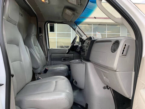 2013 Ford E-Series E-450 SD