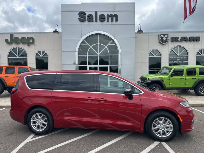 2026 Chrysler Pacifica Select