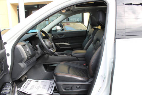 2023 Nissan Pathfinder Platinum