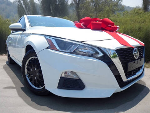 2020 Nissan Altima for sale at Columbus Luxury Cars in Columbus OH