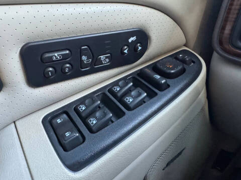 2004 Cadillac Escalade