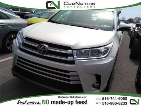 2019 Toyota Highlander for sale at CarNation AUTOBUYERS Inc. in Rockville Centre NY