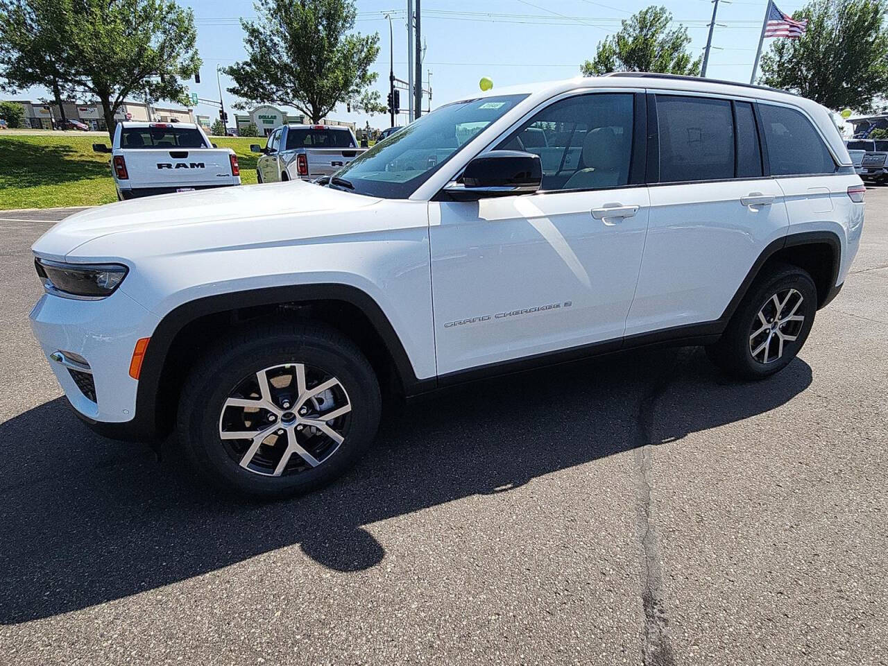 2024 Jeep Grand Cherokee for sale at Victoria Auto Sales in Victoria, MN