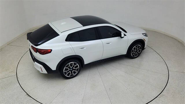 2025 BMW X2 xDrive28i