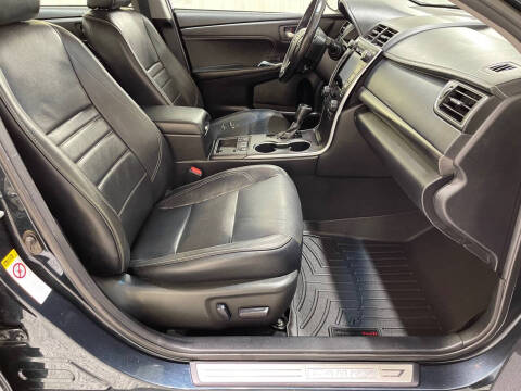 2016 Toyota Camry Hybrid XLE