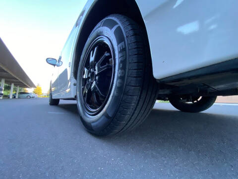 2015 Toyota Prius Five