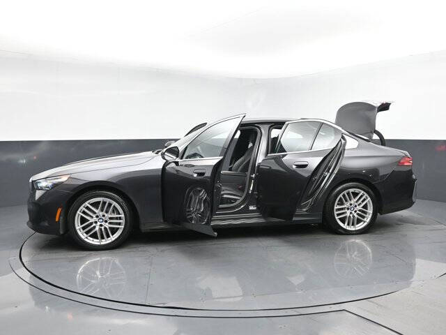 2025 BMW 5 Series 540i xDrive