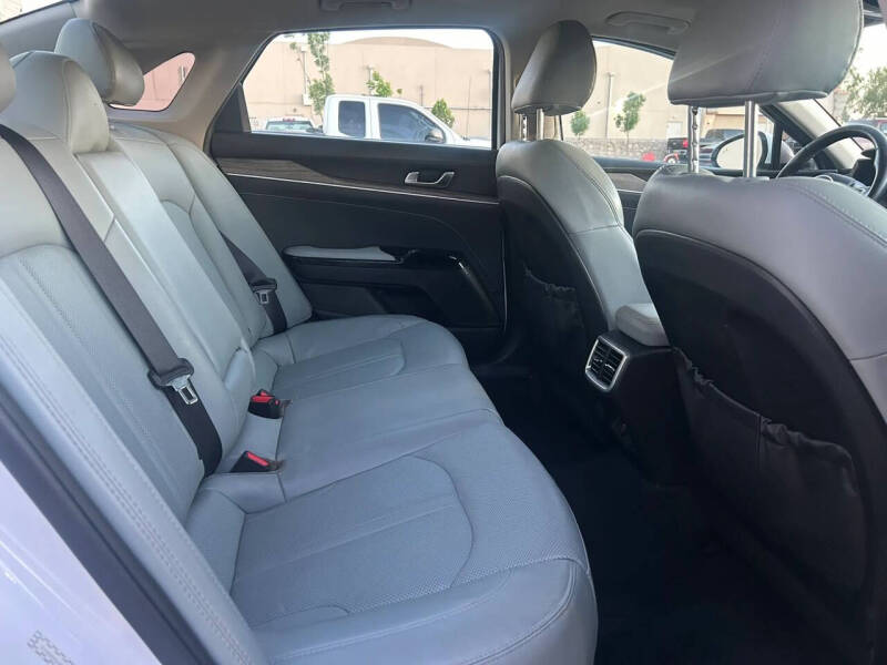 2022 Kia K5 EX