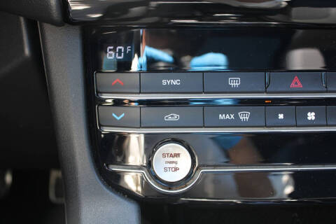 2019 Jaguar F-PACE 25t Premium