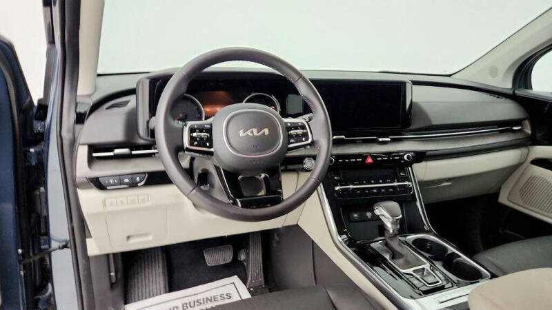 2024 Kia Carnival EX
