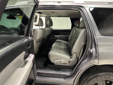 2018 Toyota Sequoia SR5