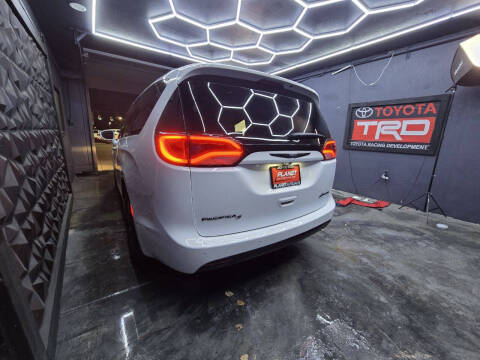 2019 Chrysler Pacifica Hybrid Touring L 35th Anniversary