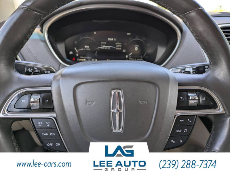2019 Lincoln Nautilus Select