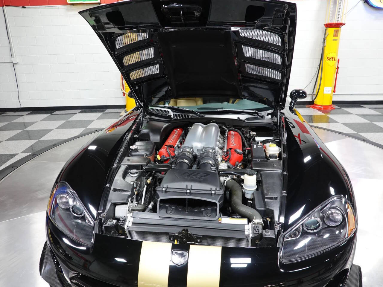 2009 Dodge Viper 12