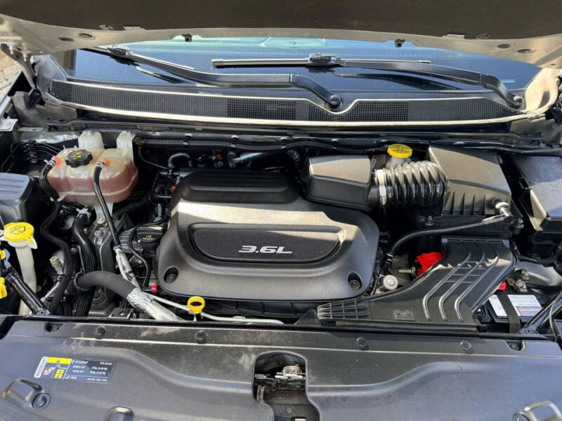 2017 Chrysler Pacifica Touring-L