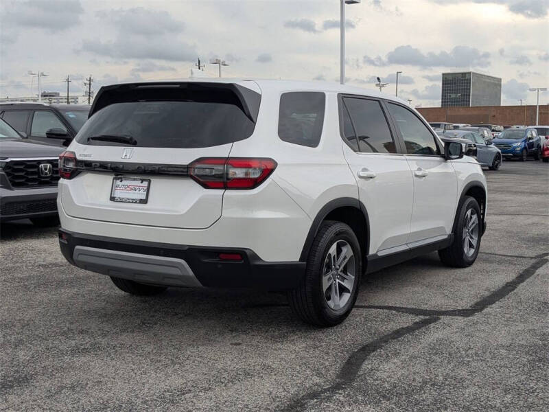 2024 Honda Pilot EX-L w/Rear Captain's Chairs