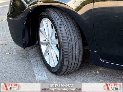 2012 Toyota Prius v Five