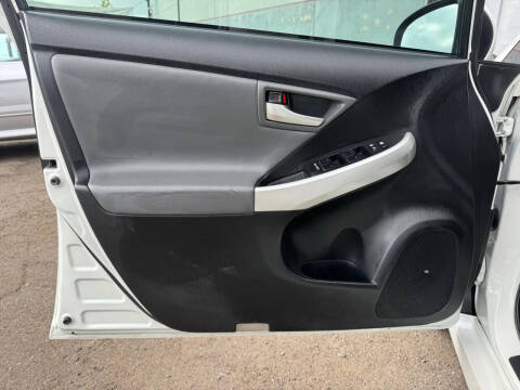 2015 Toyota Prius Plug-in Hybrid