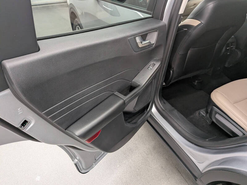 2022 Ford Escape SEL