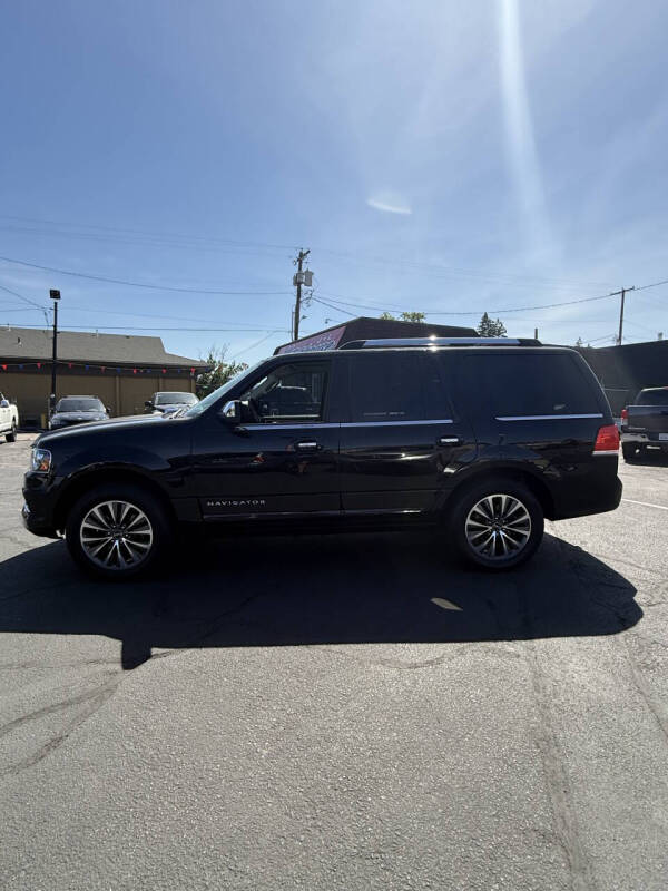 2017 Lincoln Navigator Select - Photo 6