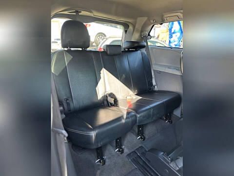 2013 Toyota Sienna SE 8-Passenger